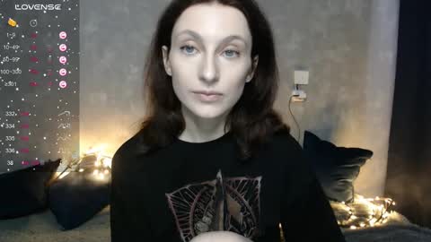 Snapshot of effy_gray chatting on 02/11/25, 04:44 Anna online show from 02/11/25, 04:44