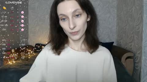 Snapshot of effy_gray chatting on 10/09/25, 05:27 Anna online show from 10/09/25, 05:27