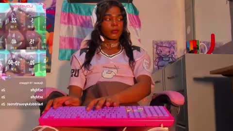 Snapshot of effy_marinn chatting on 09/30/25, 01:38 effy_marinn online show from 09/30/25, 01:38