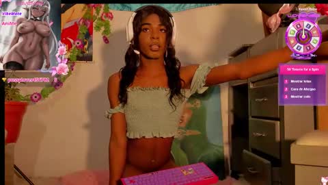 Snapshot of effy_marinn chatting on 10/16/25, 01:01 effy_marinn online show from 10/16/25, 01:01