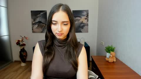 Effy Royse online show from 04/06/26, 05:41