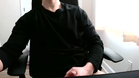 Snapshot of ehhchris chatting on 02/06/25, 05:51 ehhchris online show from 02/06/25, 05:51