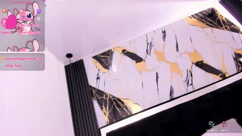 eileenn tanihara online show from 11/11/25, 09:20