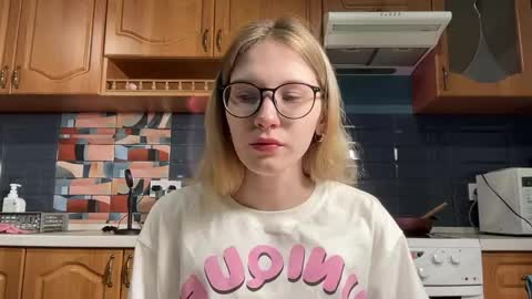 eileencrowday online show from 04/21/26, 03:02