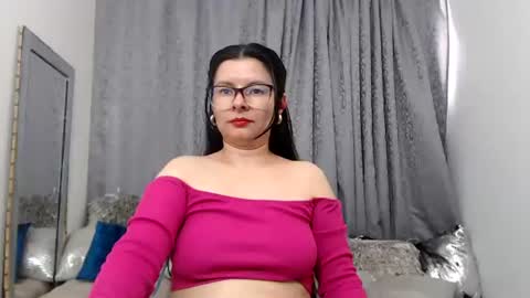 Snapshot of eileenqueen23 chatting on 06/27/26, 09:09 Eileen online show from 06/27/26, 09:09