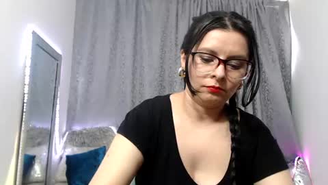 Snapshot of eileenqueen23 chatting on 07/18/26, 06:56 Eileen online show from 07/18/26, 06:56