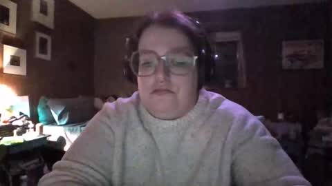 Snapshot of eilidh90 chatting on 11/05/25, 02:22 eilidh 3 online show from 11/05/25, 02:22