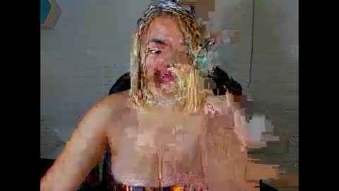 Snapshot of eily_blunts chatting on 10/07/25, 12:24 Eily online show from 10/07/25, 12:24