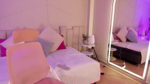 eimmy_bm online show from 12/14/25, 01:27