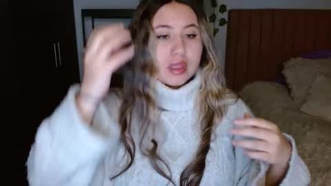 EIMY   MODEL INDEPENDENT online show from 12/04/25, 05:39