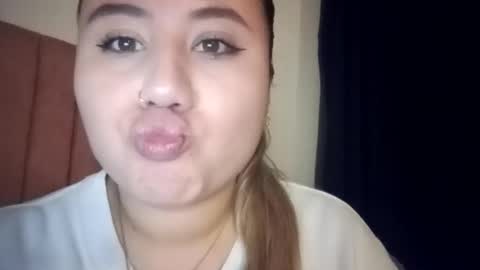 EIMY   MODEL INDEPENDENT online show from 02/16/26, 02:29