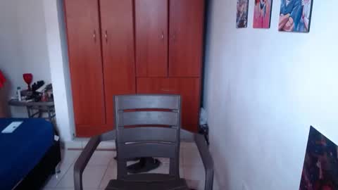 Snapshot of eimy_saenzz chatting on 11/28/25, 02:31 eimy_saenzz online show from 11/28/25, 02:31