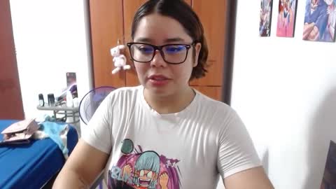 Snapshot of eimy_saenzz chatting on 12/14/25, 02:06 eimy_saenzz online show from 12/14/25, 02:06