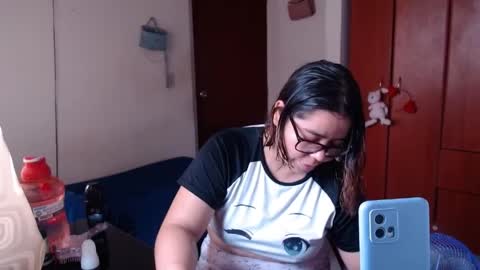 eimy_saenzz online show from 04/02/26, 04:37