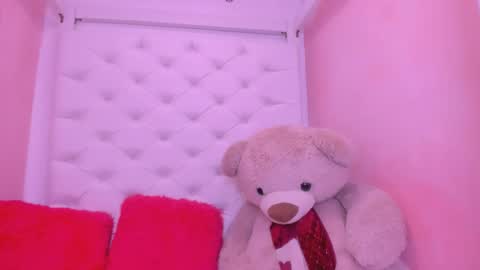 Snapshot of eimy_skinny chatting on 06/01/26, 01:46 eimy online show from 06/01/26, 01:46