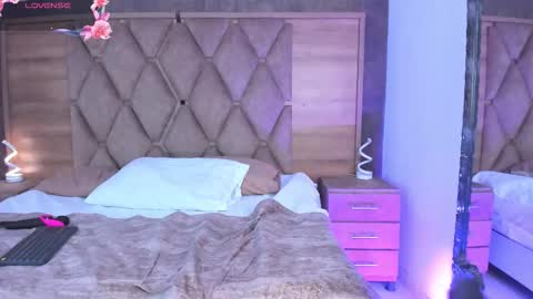 YG COUPLE online show from 12/05/25, 08:49