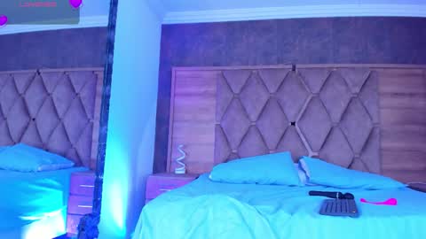 YG COUPLE online show from 12/18/25, 08:37