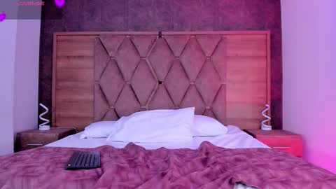 YG COUPLE online show from 12/20/25, 08:38