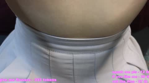 Snapshot of eipril_blushhh chatting on 12/19/24, 02:02 Eipril online show from 12/19/24, 02:02