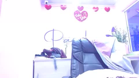 Snapshot of eireneninon chatting on 11/06/25, 10:54 Eirene online show from 11/06/25, 10:54