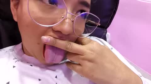 Snapshot of eireneninon chatting on 11/29/25, 09:23 Eirene online show from 11/29/25, 09:23