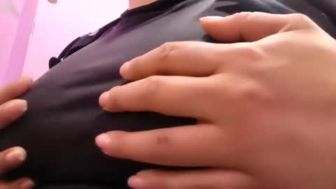 Snapshot of eireneninon chatting on 02/20/26, 09:10 Eirene online show from 02/20/26, 09:10