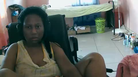 Snapshot of eirondra_valeen chatting on 10/28/25, 11:25 Eirondra Valeen online show from 10/28/25, 11:25