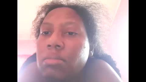 Snapshot of eirondra_valeen chatting on 11/09/25, 01:09 Eirondra Valeen online show from 11/09/25, 01:09