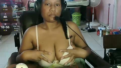 Snapshot of eirondra_valeen chatting on 05/25/26, 01:06 Eirondra Valeen online show from 05/25/26, 01:06