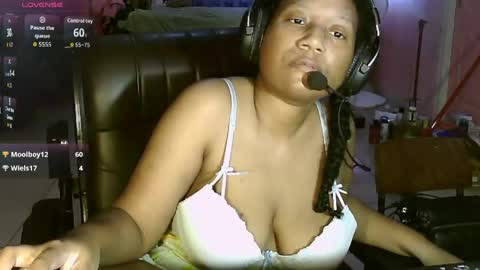 Snapshot of eirondra_valeen chatting on 05/26/26, 02:07 Eirondra Valeen online show from 05/26/26, 02:07