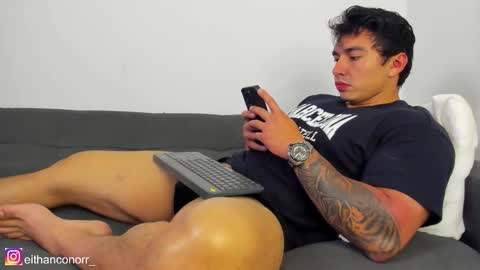 EITHAN CONOR online show from 12/01/25, 03:00