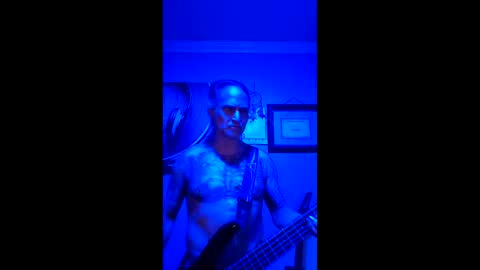 Snapshot of eiwanyorthong chatting on 12/17/25, 12:27 ThongLover6869 online show from 12/17/25, 12:27