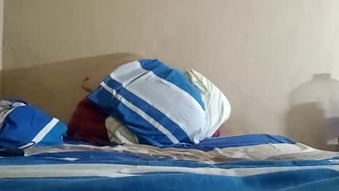 Snapshot of el131140 chatting on 12/21/25, 08:43 Sebastin online show from 12/21/25, 08:43