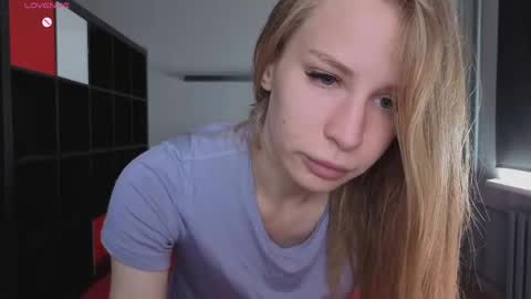Snapshot of el1s_evans chatting on 06/02/26, 08:05 please read my bio there is information about private shows and about my personality online show from 06/02/26, 08:05