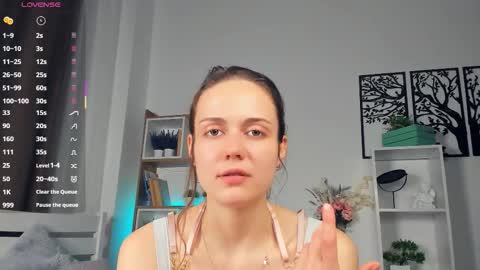 Elis 3 online show from 10/17/25, 09:17