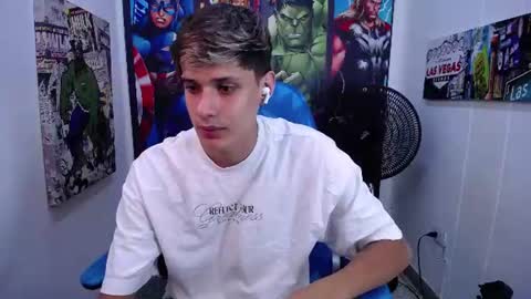 Snapshot of el_flaquito_1 chatting on 06/27/26, 04:17 J A K E online show from 06/27/26, 04:17