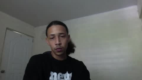 Instagram BelowAbajo online show from 03/12/26, 07:53