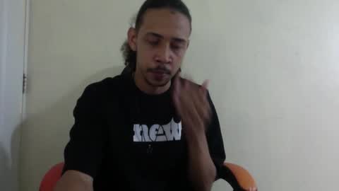 Instagram BelowAbajo online show from 03/25/26, 02:28