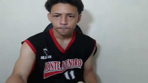 Instagram BelowAbajo online show from 04/22/26, 02:14