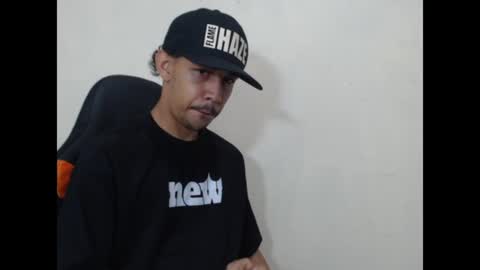 Snapshot of el_menor chatting on 06/17/26, 04:26 Instagram BelowAbajo online show from 06/17/26, 04:26