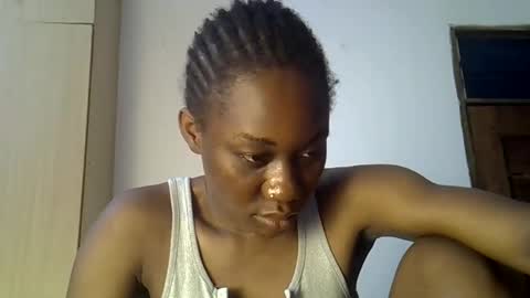 petite online show from 12/09/24, 07:50