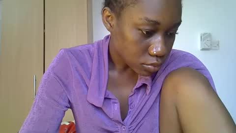 petite online show from 12/10/24, 09:23