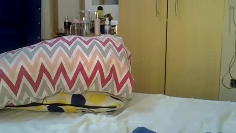 petite online show from 12/29/24, 05:01