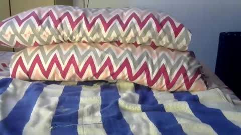 petite online show from 03/09/25, 04:00