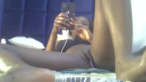 petite online show from 10/14/25, 06:31