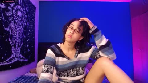 Snapshot of ela_0 chatting on 10/18/25, 09:43 Ela  Help me reach 100 thumbs up online show from 10/18/25, 09:43