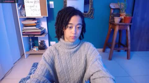 Ela  Help me reach 100 thumbs up online show from 10/27/25, 05:00