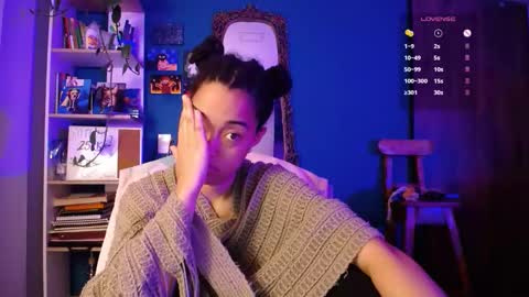 Ela  Help me reach 100 thumbs up online show from 12/05/25, 05:16