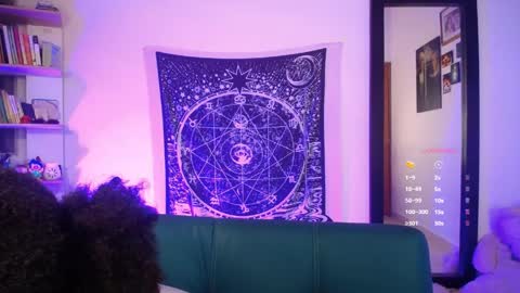 Ela  Help me reach 100 thumbs up online show from 04/22/26, 02:03