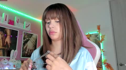 Snapshot of ela_garu_ chatting on 10/09/25, 04:54 Ela online show from 10/09/25, 04:54